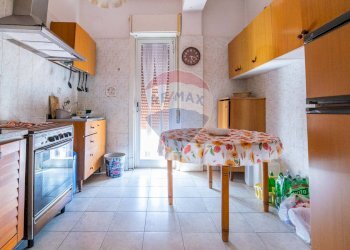 Cucina - Appartamento Viale Mario Rapisardi
 
707, Catania - foto 9