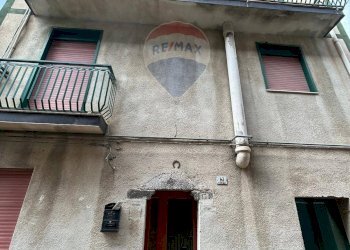 Edificio all\'aperto - Casa indipendente Randazzo - foto 1