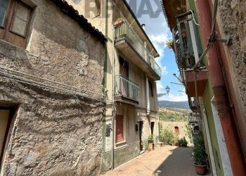 Edificio all\'aperto - Independent house VIA DEGLI AMATO
 
17, Randazzo - photo 1