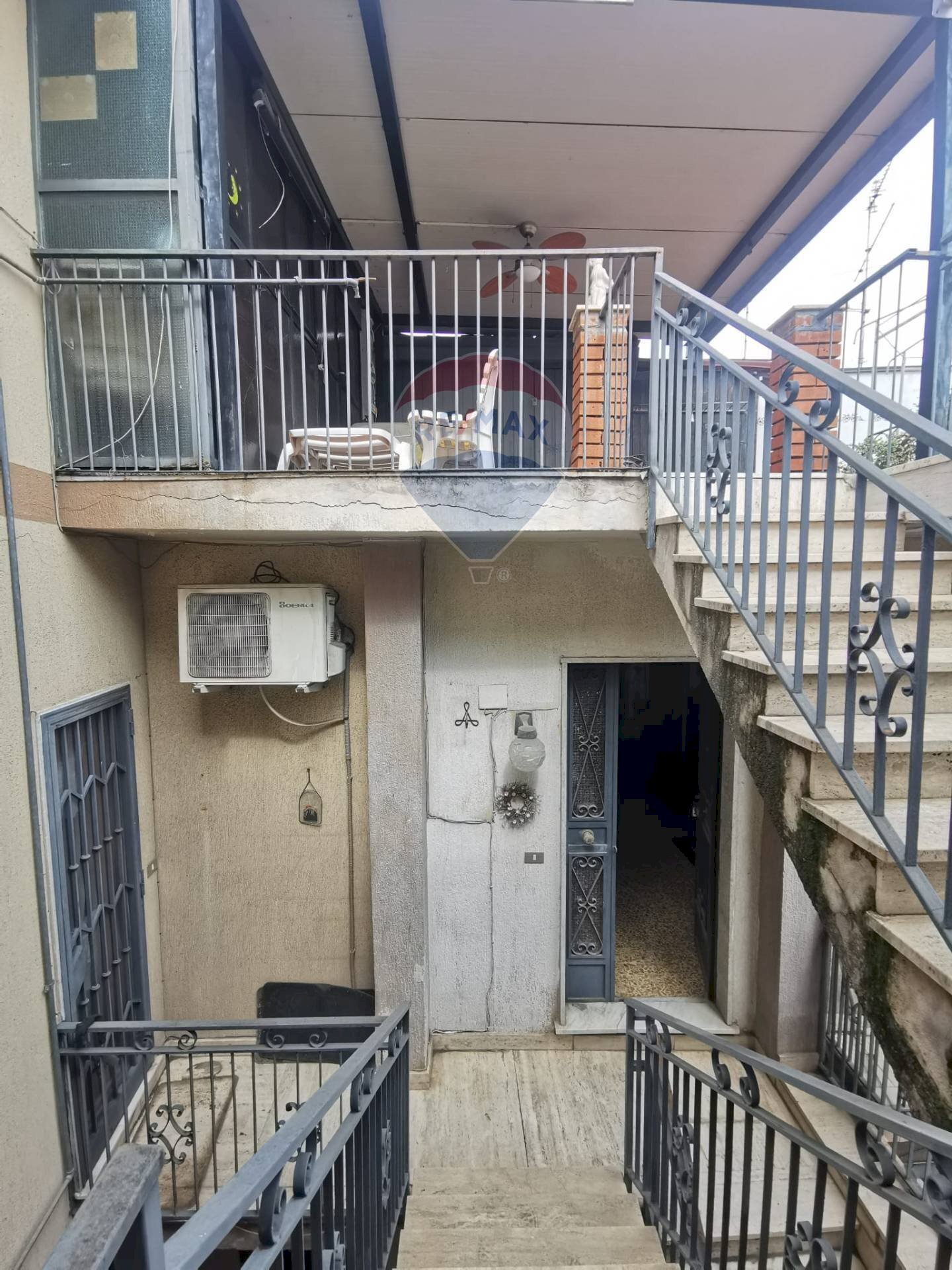 Scale - Quadrilocale Via Francesco Crispi
 
56, Paterno - foto 1