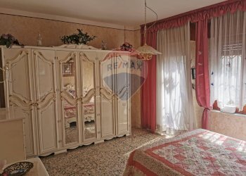 Camera / camera da letto - Quadrilocale Via Francesco Crispi
 
56, Paterno - foto 4