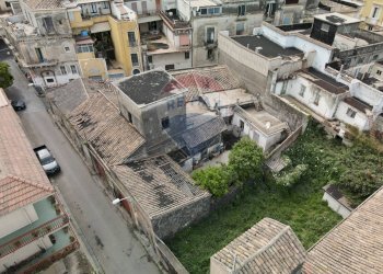 Edificio all\'aperto - Casa semi indipendente Via Carolina
 
270, Giarre - foto 11