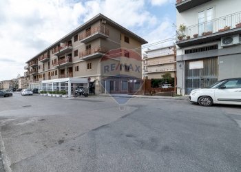 Edificio all\'aperto - Locale Commerciale via Vittorio Emanuele Orlando
 
16, Caltagirone - foto 9