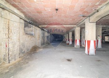 Parcheggio - Locale Commerciale via Vittorio Emanuele Orlando
 
16, Caltagirone - foto 24