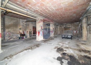 Parcheggio - Locale Commerciale via Vittorio Emanuele Orlando
 
16, Caltagirone - foto 25