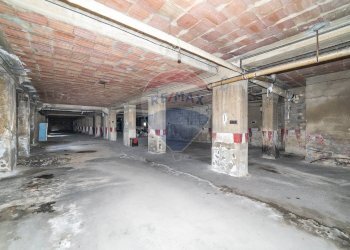 Parcheggio - Locale Commerciale via Vittorio Emanuele Orlando
 
16, Caltagirone - foto 28