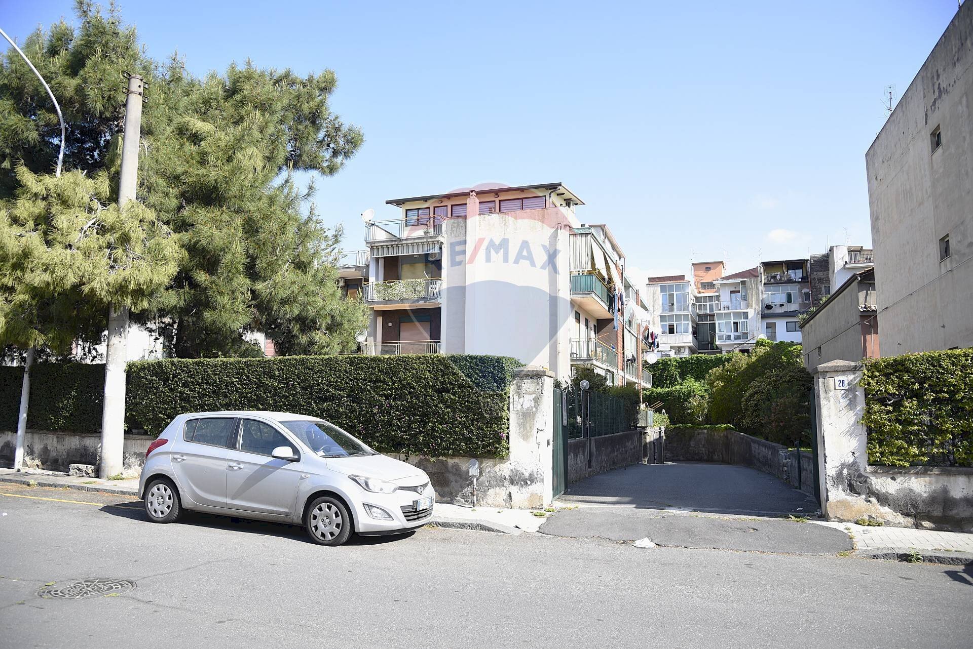 Edificio all\'aperto - Box Masaniello
 
28, Catania - foto 1