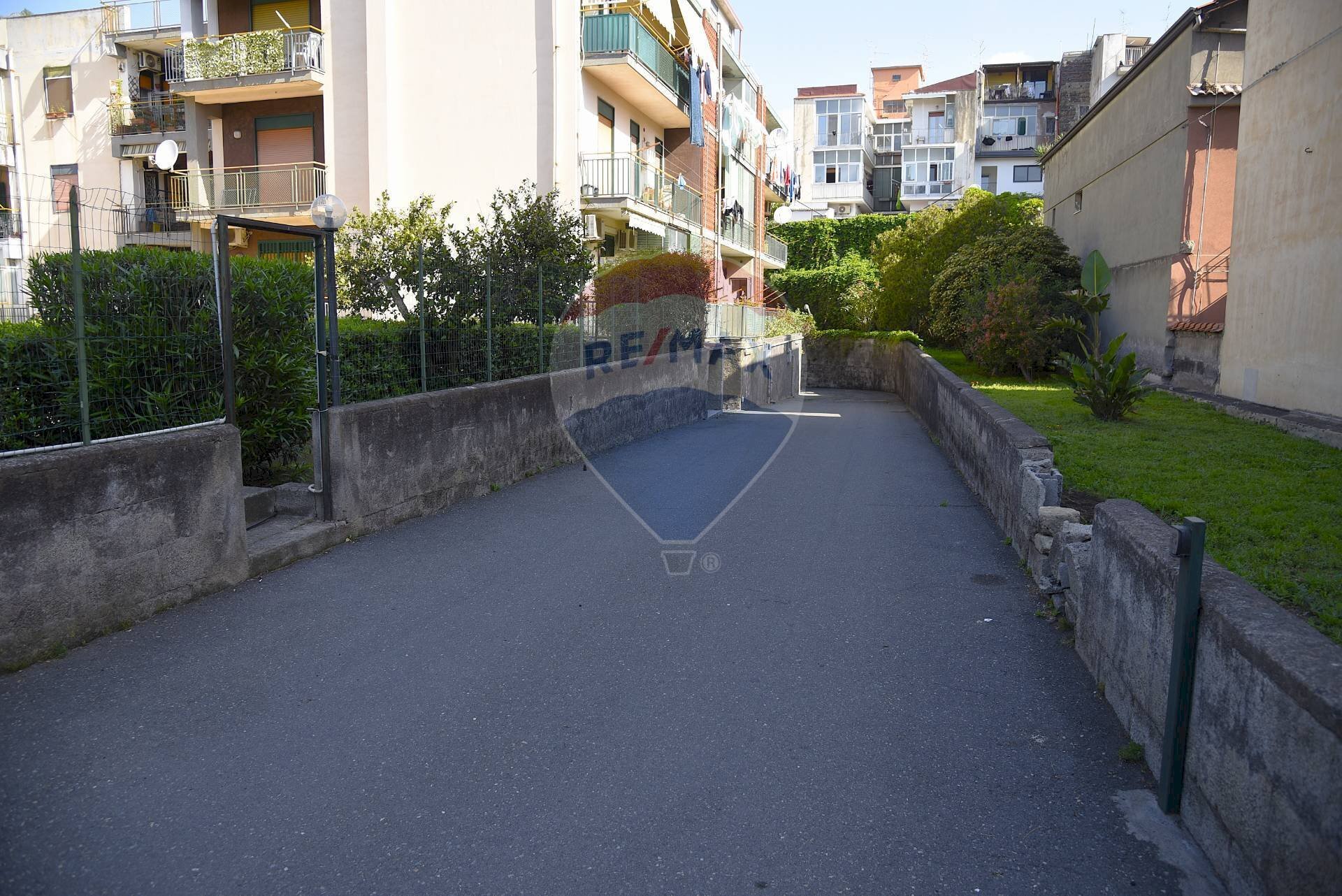 Edificio all\'aperto - Box Masaniello
 
28, Catania - foto 2