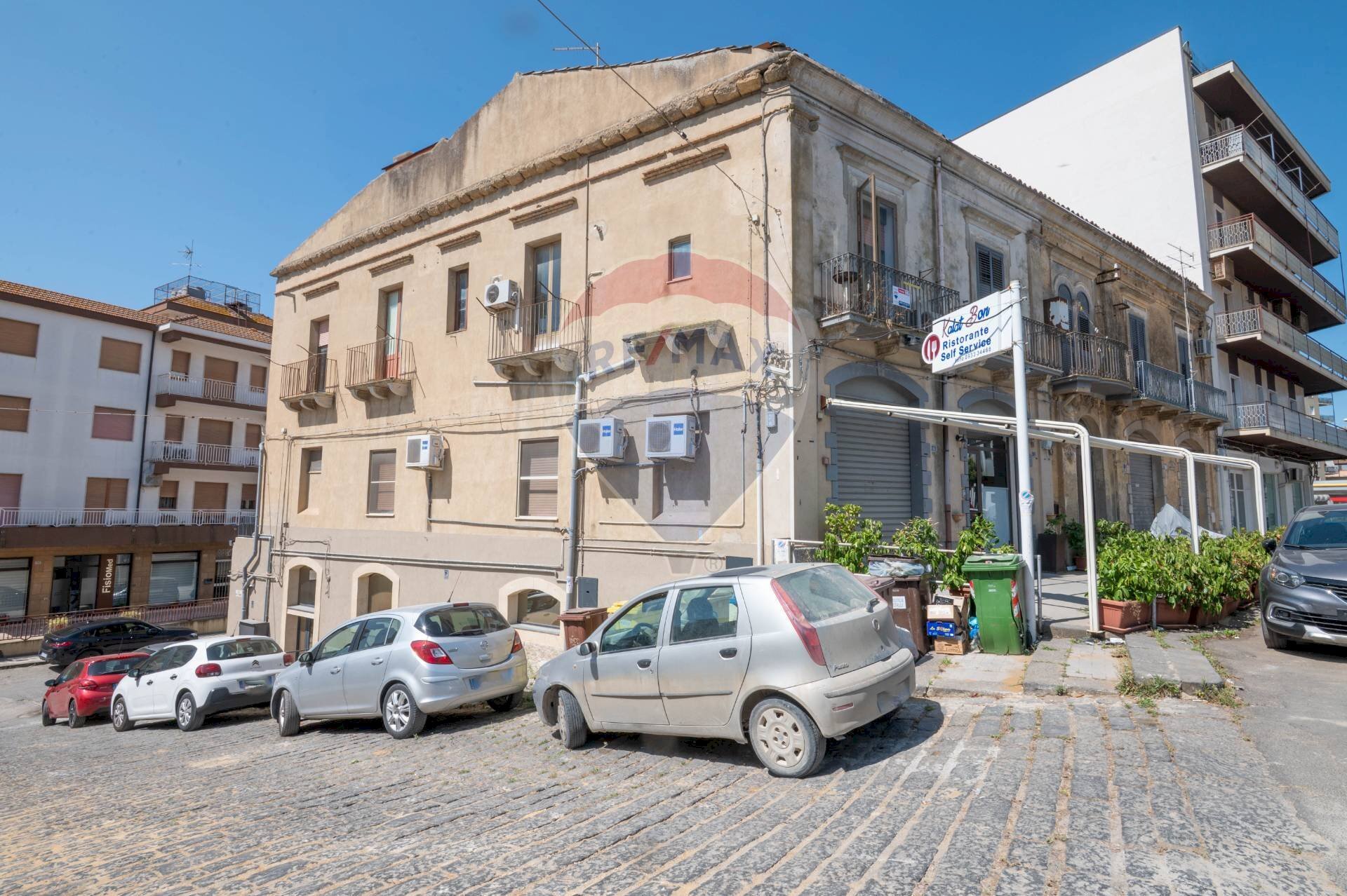 Edificio all\'aperto - Trilocale Piazza risorgimento
 
31, Caltagirone - foto 1