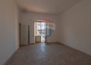 Stanza vuota - Trilocale Piazza risorgimento
 
31, Caltagirone - foto 9