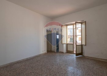 Stanza vuota - Trilocale Piazza risorgimento
 
31, Caltagirone - foto 10