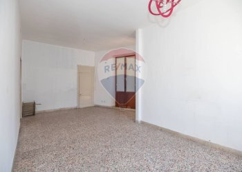 Stanza vuota - Trilocale Piazza risorgimento
 
31, Caltagirone - foto 14