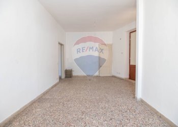 Stanza vuota - Trilocale Piazza risorgimento
 
31, Caltagirone - foto 15