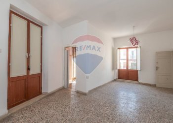 Stanza vuota - Trilocale Piazza risorgimento
 
31, Caltagirone - foto 17