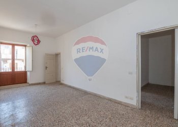 Stanza vuota - Trilocale Piazza risorgimento
 
31, Caltagirone - foto 19