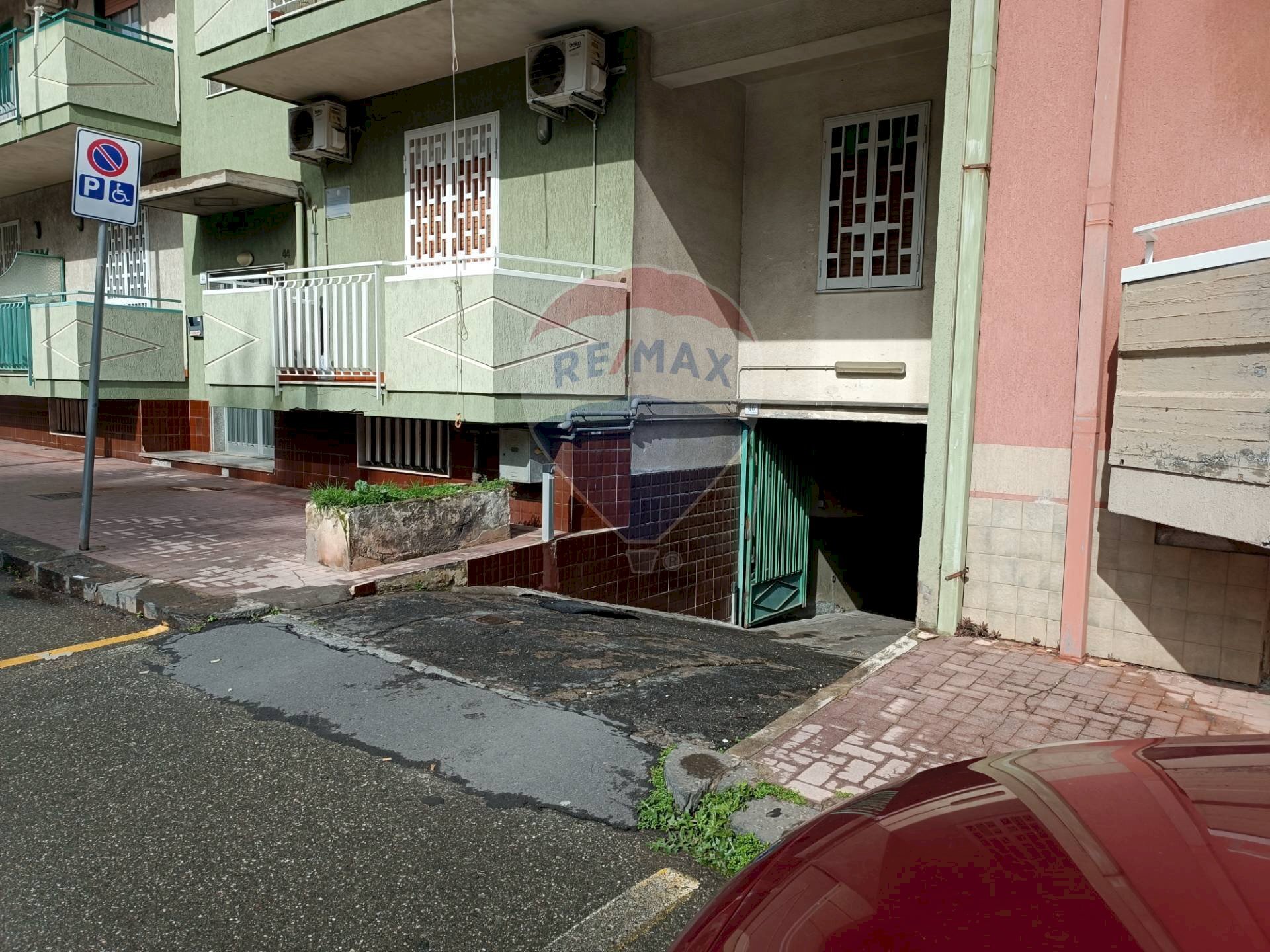 Edificio all\'aperto - Box Via Dottore Giovanni Chiarenza
 
46, Aci Catena - foto 1