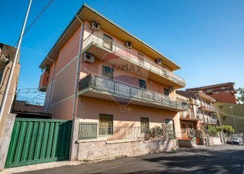 Edificio all\'aperto - Bilocale Via Poggio Del Lupo
 
93, Catania - foto 3