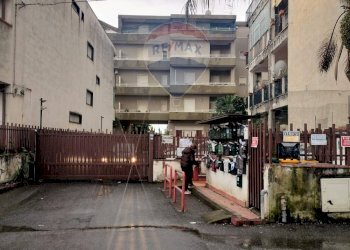 Edificio all\'aperto - Bilocale via giuseppe garibaldi
 
224, Calatabiano - foto 2