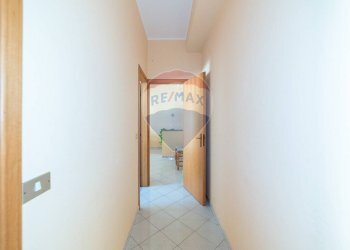 Hall / corridoio - Trilocale Via Umberto
 
I, Roccalumera - foto 9