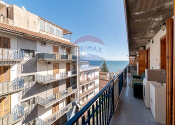 Balcone - Trilocale Via Umberto
 
I, Roccalumera - foto 20