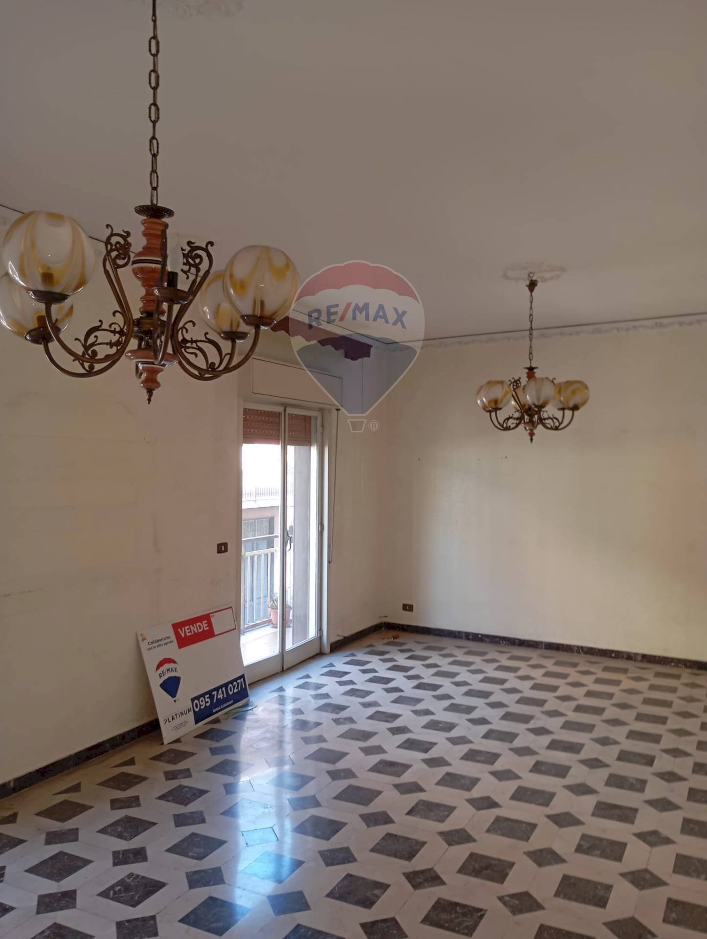 Stanza vuota - Quadrilocale Via Bruno Buozzi
 
80, Misterbianco - foto 1