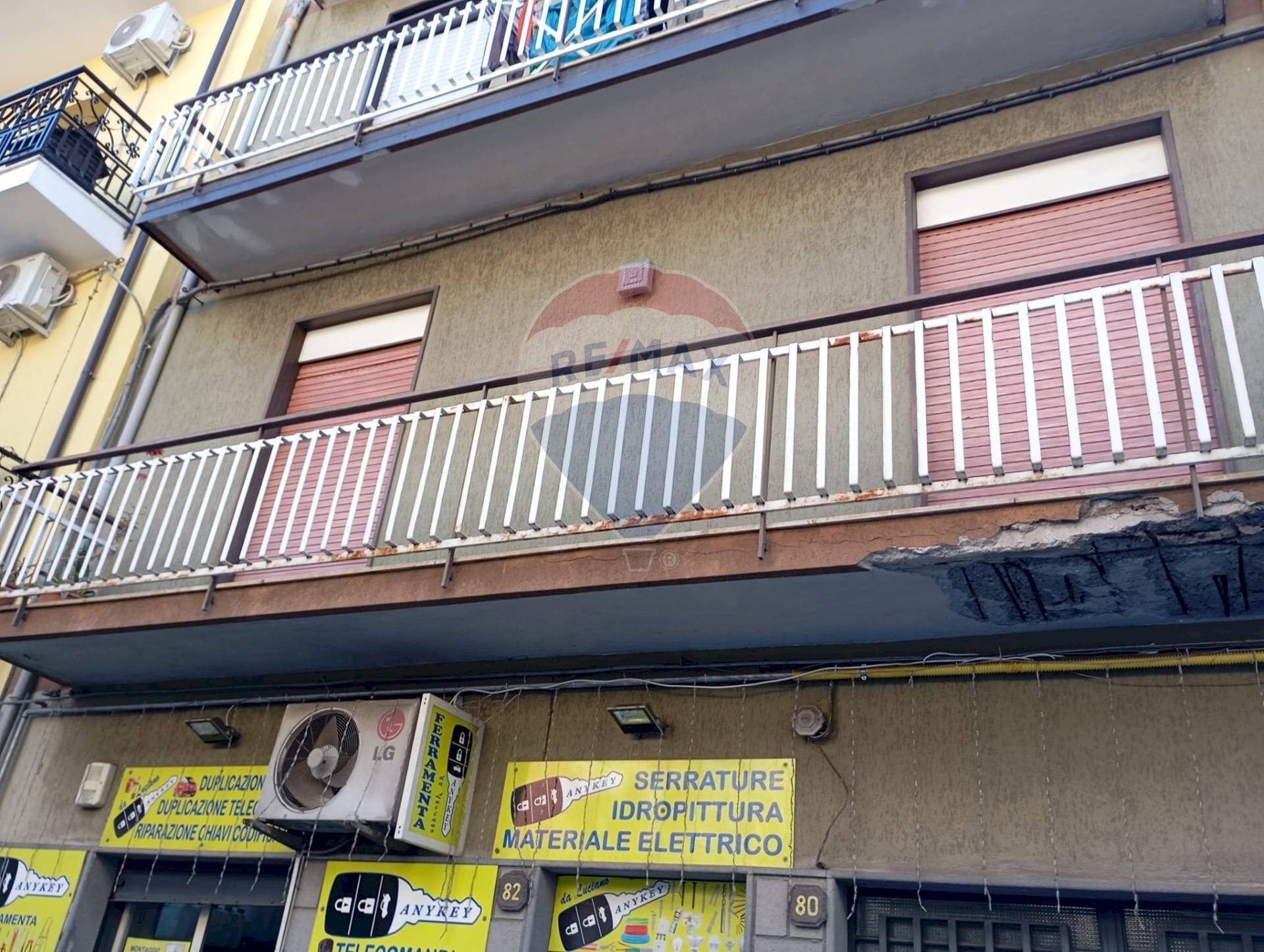 Edificio all\'aperto - Locale Commerciale Via Bruno Buozzi
 
80, Misterbianco - foto 3