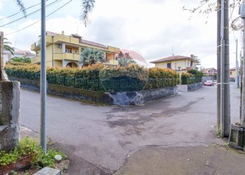 Edificio all\'aperto - Villa via la nunziatella
 
15, Mascalucia - foto 4