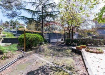 Giardino - Villa via la nunziatella
 
15, Mascalucia - foto 5