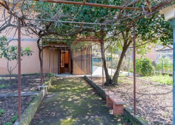 Giardino - Villa via la nunziatella
 
15, Mascalucia - foto 8