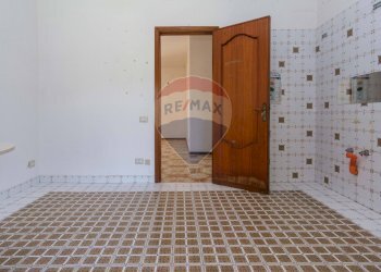 Stanza vuota - Villa via la nunziatella
 
15, Mascalucia - foto 34