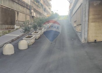 Edificio all\'aperto - Box Via Nazionale
 
32, Aci Castello - foto 4