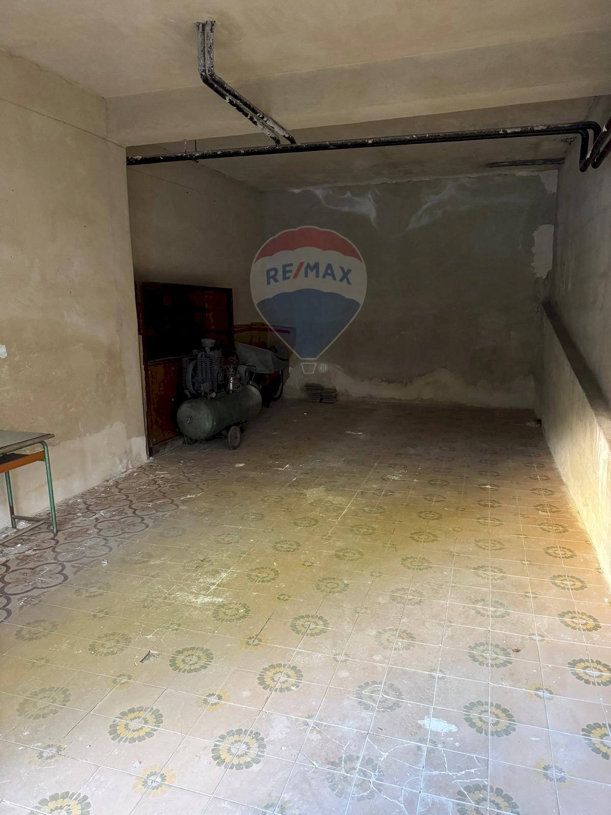 Parcheggio - Box via giacomo leopardi
 
scala D3, Gravina di Catania - foto 1