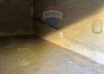 Parcheggio - Box via giacomo leopardi
 
scala D3, Gravina di Catania - foto 2