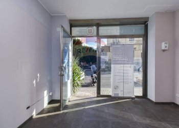 Stanza vuota - Locale Commerciale Piazza Duca Di Camastra
20, Catania - foto 6