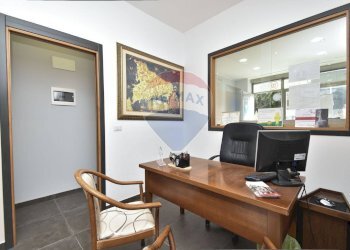 Ufficio - Locale Commerciale Piazza Duca Di Camastra
20, Catania - foto 10