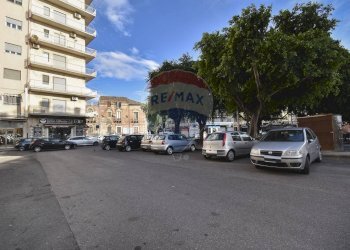 Edificio all\'aperto - Locale Commerciale Piazza Duca Di Camastra
20, Catania - foto 21