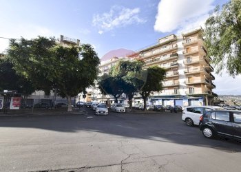 Edificio all\'aperto - Locale Commerciale Piazza Duca Di Camastra
20, Catania - foto 23