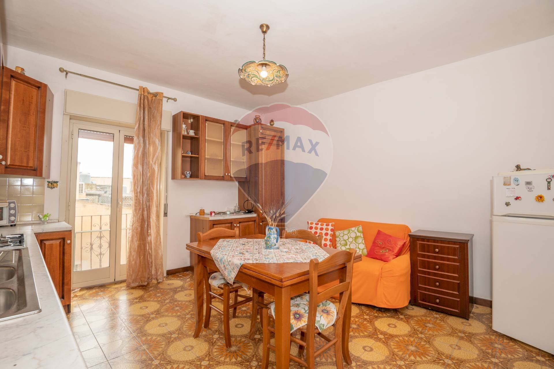 Sala da pranzo - Quadrilocale Via Ragona
 
37, Caltagirone - foto 2