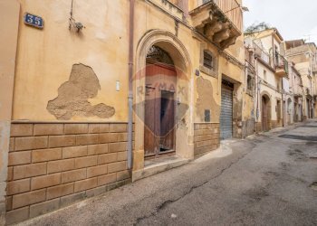 Edificio all\'aperto - Casa semi indipendente Via Ragona
 
35/37, Caltagirone - foto 24