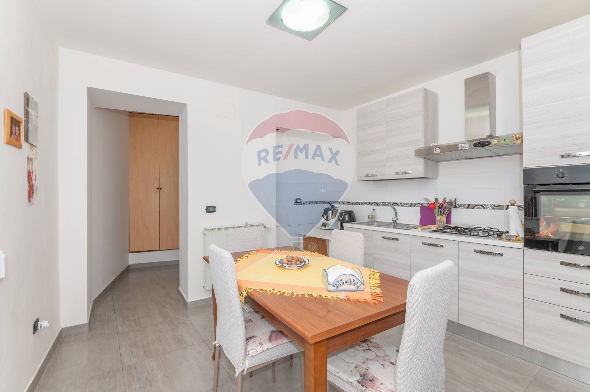 Cucina - Casa indipendente Via Ragona
37, Caltagirone - foto 2