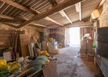 Dispensa di stoccaggio - Terreno agricolo Via Gianbattista Tiepolo
 
114, Caltagirone - foto 48