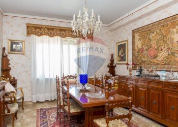 Sala da pranzo - Quadrilocale Via Generale Muscarà
 
53, Piazza Armerina - foto 17