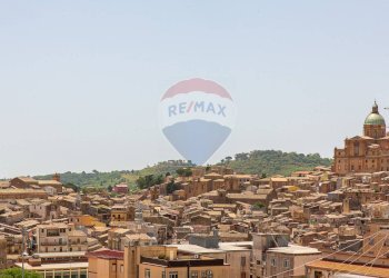 Edificio all\'aperto - Quadrilocale Via Generale Muscarà
 
53, Piazza Armerina - foto 24