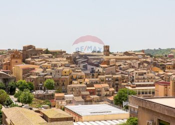 Edificio all\'aperto - Quadrilocale Via Generale Muscarà
 
53, Piazza Armerina - foto 25