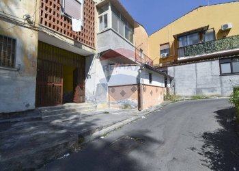Edificio all\'aperto - Trilocale Via Lombardia
 
1, Catania - foto 1