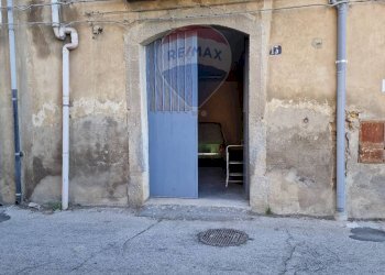 Edificio all\'aperto - Box Via Balchino
 
13, Caltagirone - foto 6