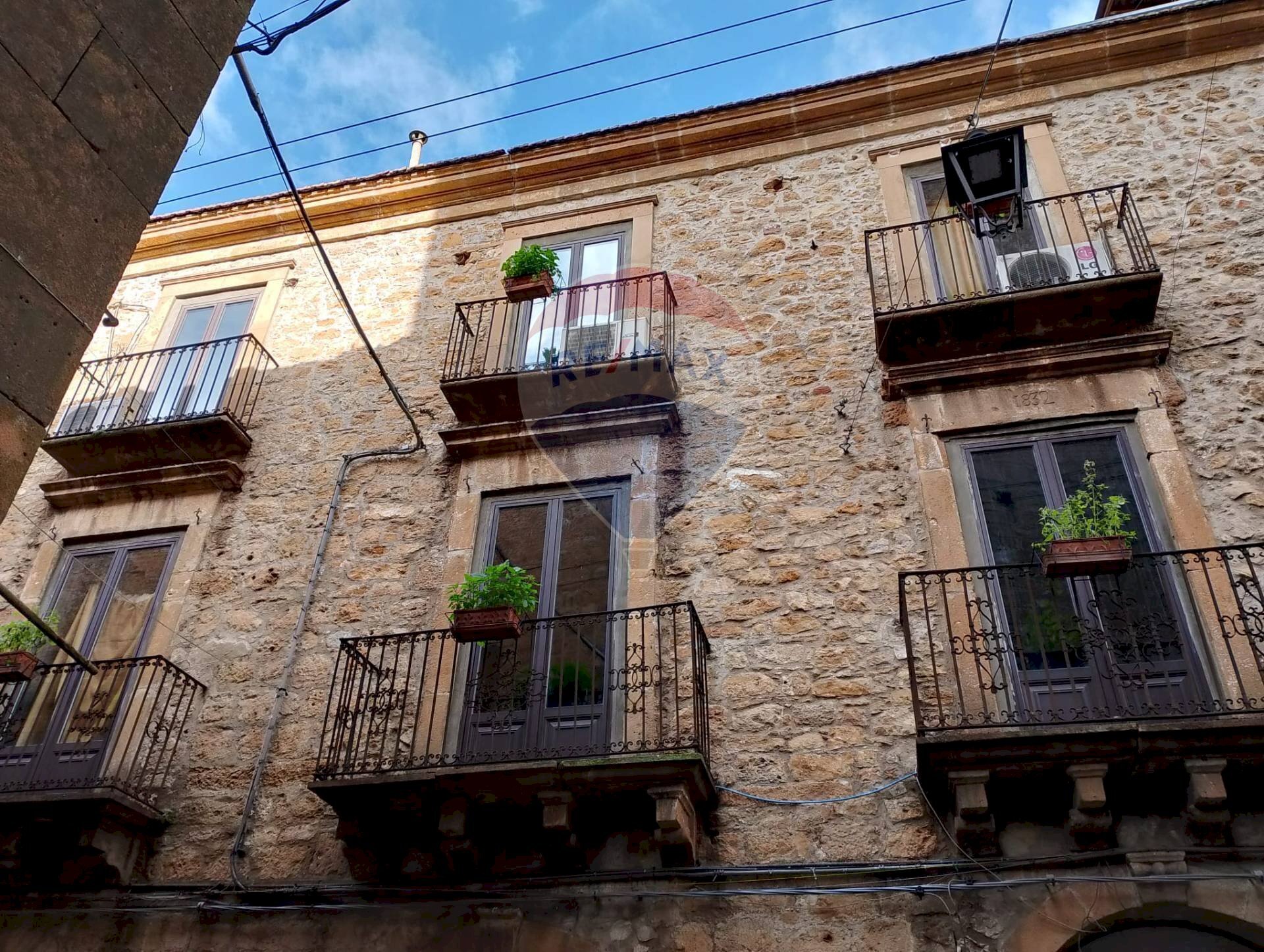 Edificio all\'aperto - Independent house Via Giuseppe Garibaldi
 
64, Piazza Armerina - photo 1