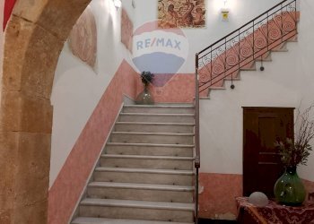 Scale - Independent house Via Giuseppe Garibaldi
 
64, Piazza Armerina - photo 3