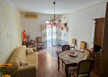 Sala da pranzo - Casa semi indipendente Via Archimede
 
16, Reitano - foto 2