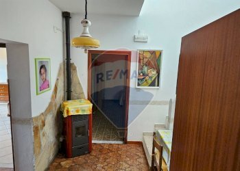 Hall / corridoio - Casa semi indipendente Via Archimede
 
16, Reitano - foto 5